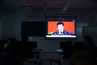 文学与教育系团员青年集体收看学习党的十八大精神专题片纪实